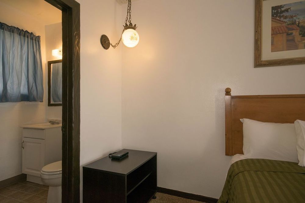 Scandia Motel Карлсбад Экстерьер фото